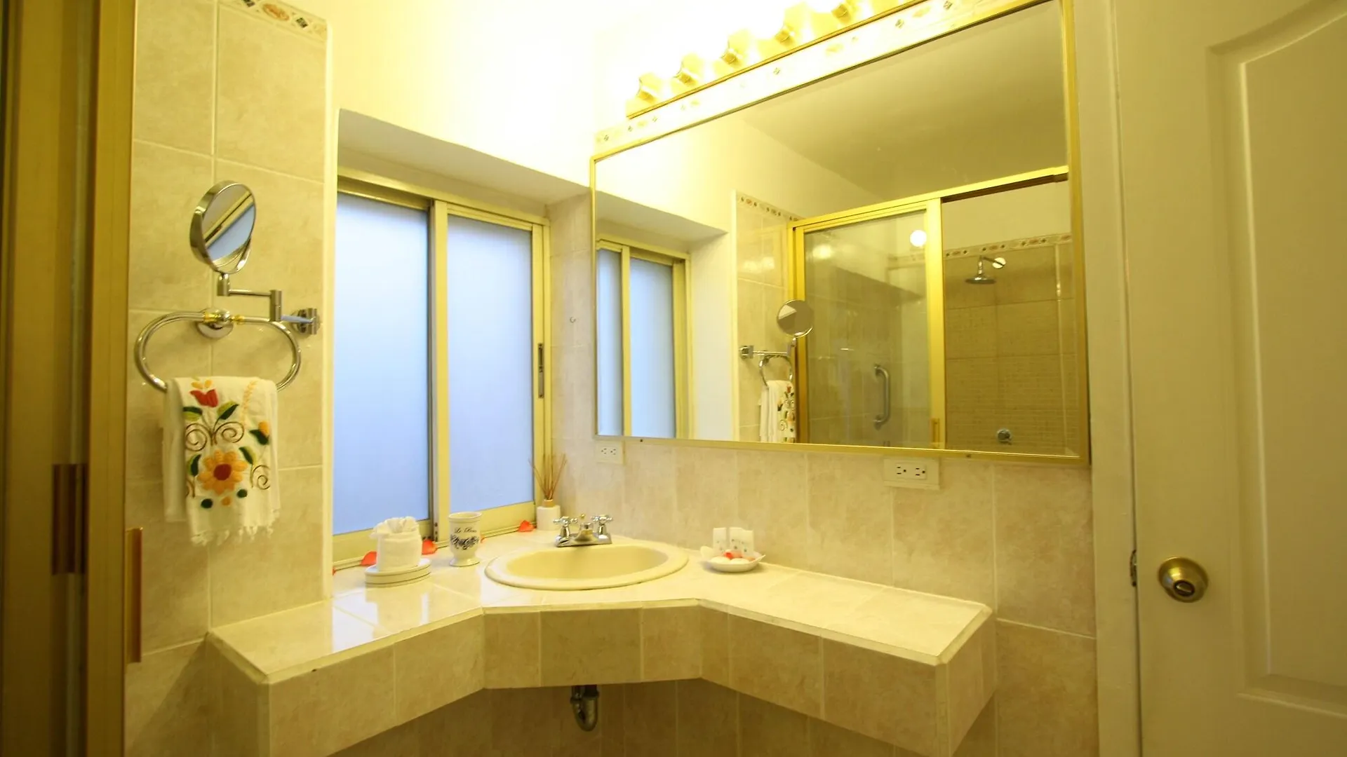 City Art Hotel Silberstein Quito 3*,